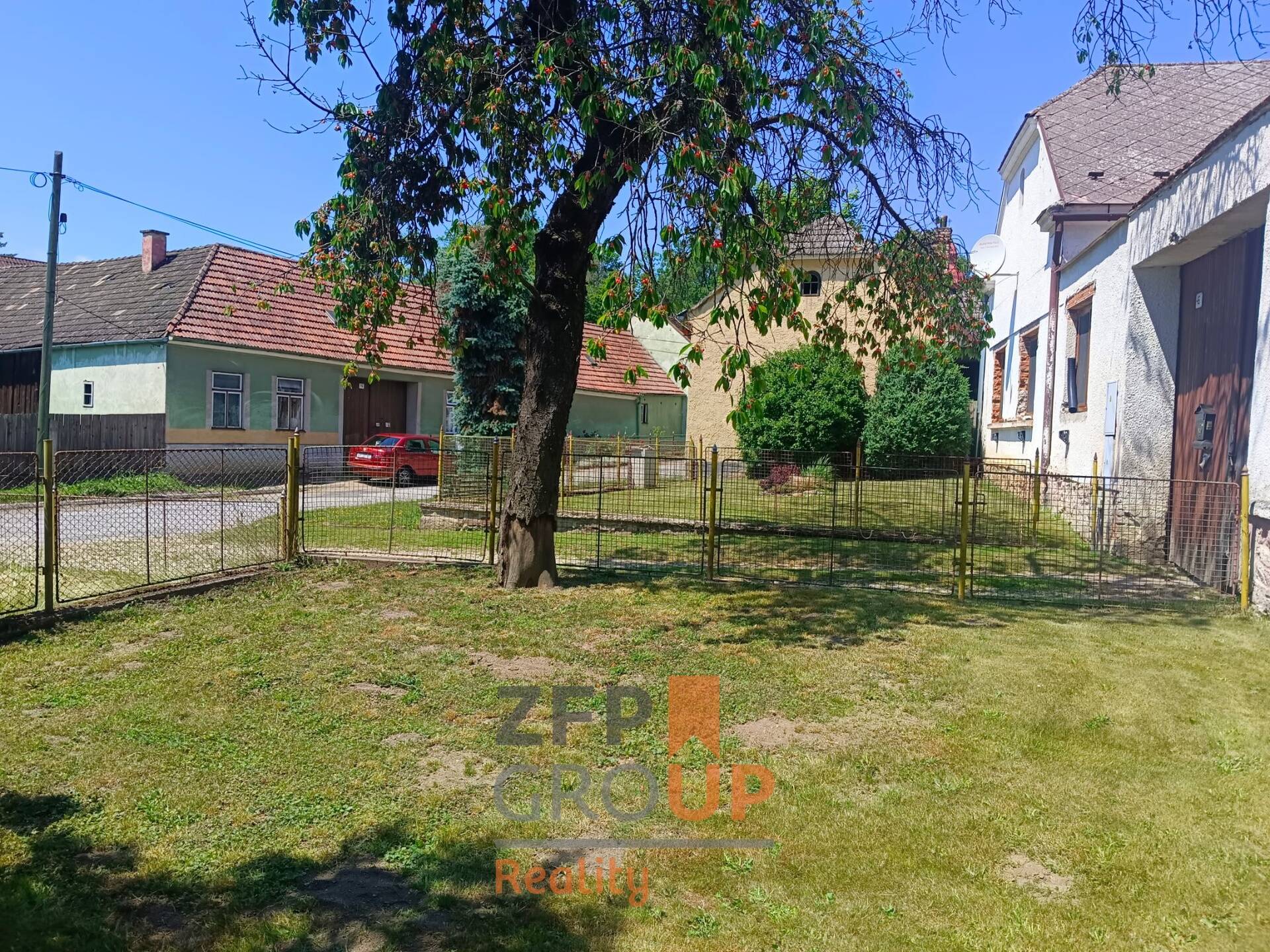 Prodej pozemku 1 575 m² Krasonice – poloha uprostřed obce