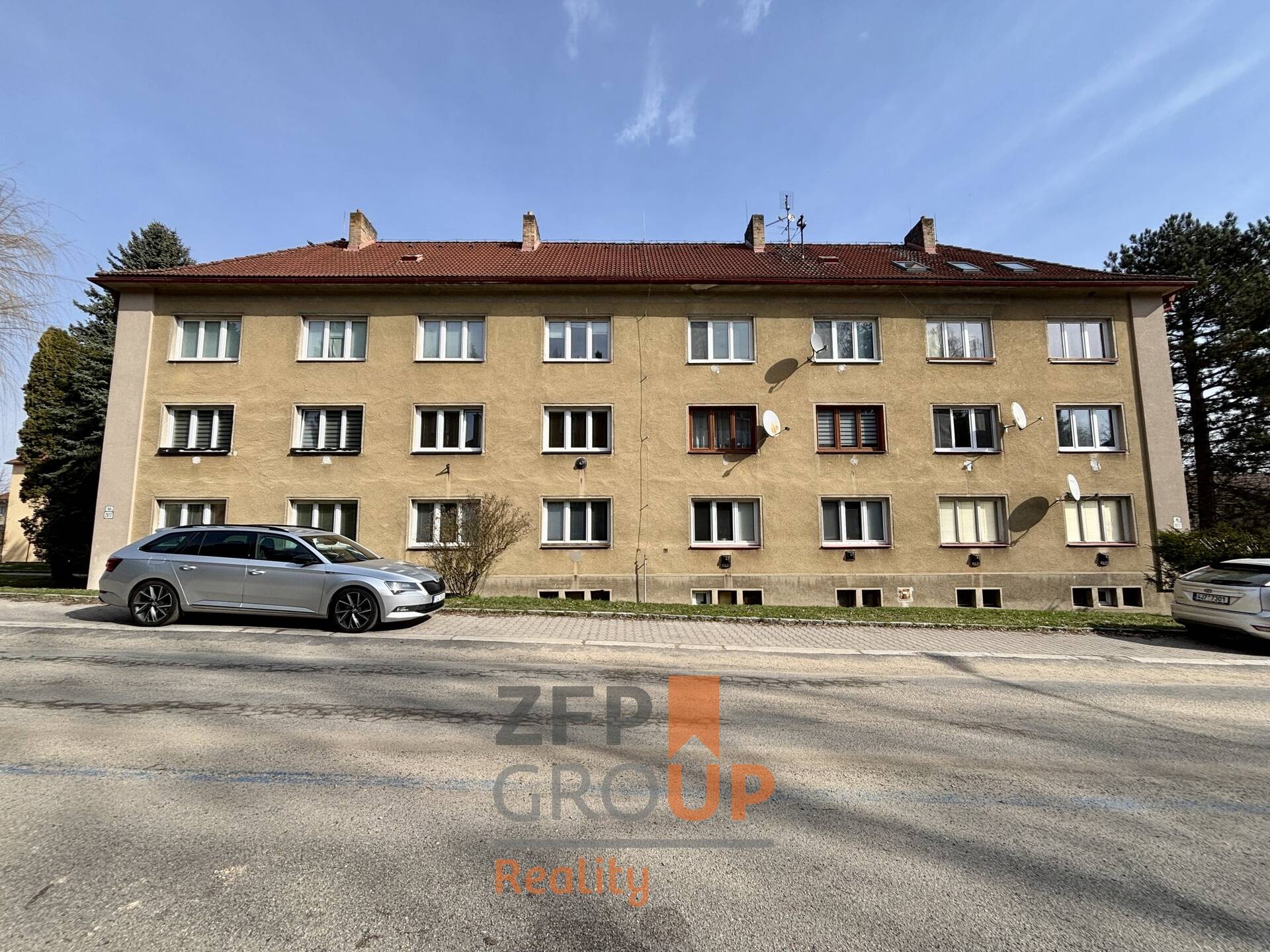 Prodej bytu 2+1 Jihlava, ul. Ladova – pohled na dům